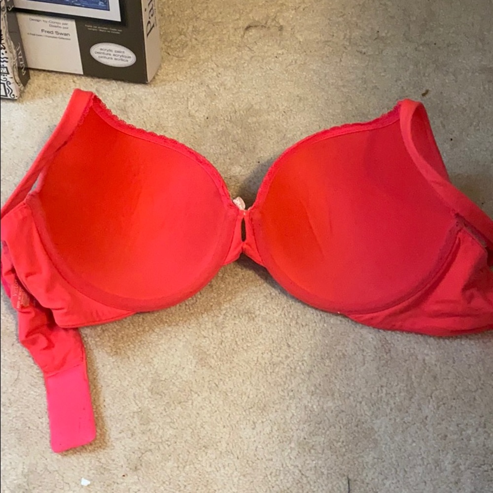 Victoria Secret Bra - Picture 3 of 4